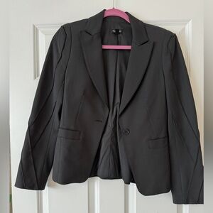 Bebe Black Women’s Fitted with textured designed blazer | Size: 6